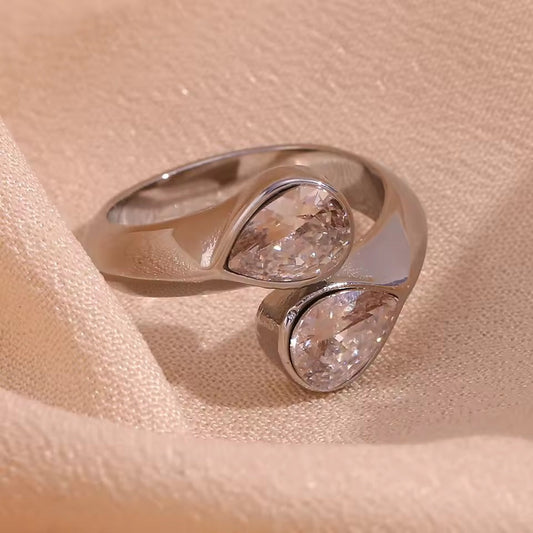 Vintage Spiral Silver Zirconia Ring